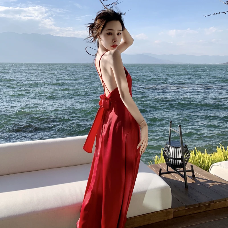 夏季白色三亚旅游穿搭拍照露背性感海边度假沙滩裙超仙吊带连衣裙