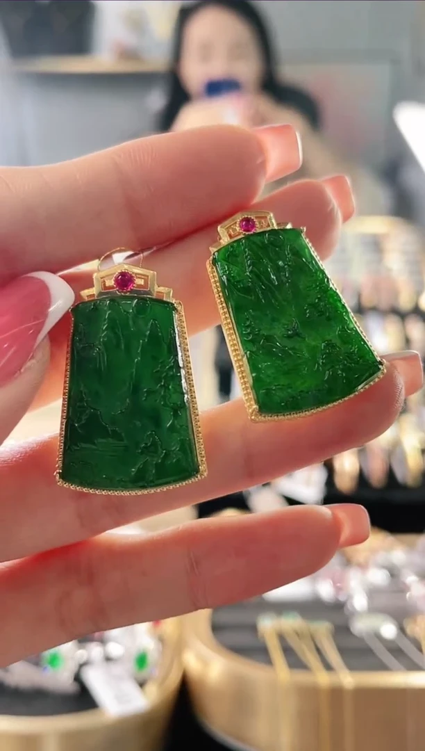 【闪购商品】翡翠吊坠18K金镶嵌多样性发其1