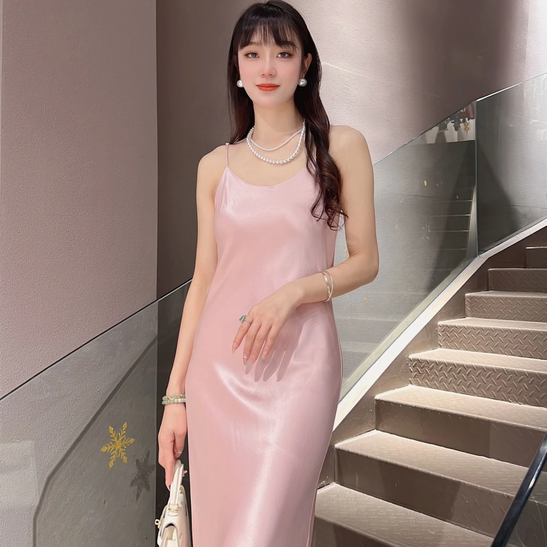 《秀秀家》时尚气质性感显瘦小众轻奢宽松优雅名媛无袖吊带裙5976