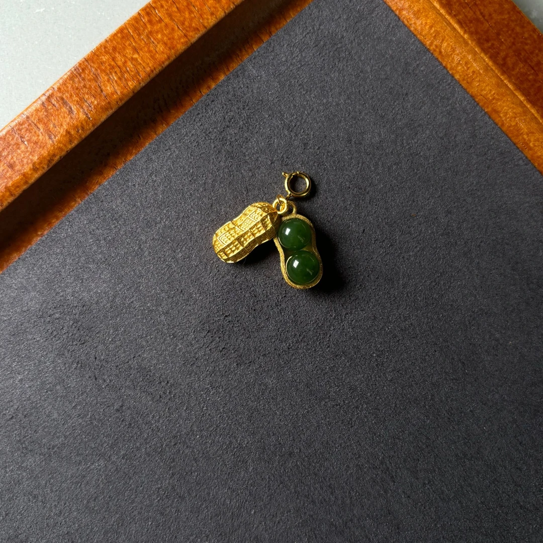 天然和田玉花生吊坠约16*7*8 简约精美镶嵌s925银