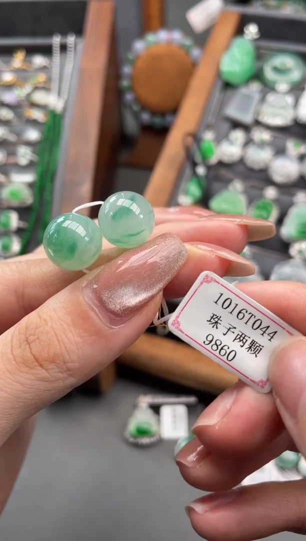 【闪购商品】翡翠挂件未镶嵌1016T044