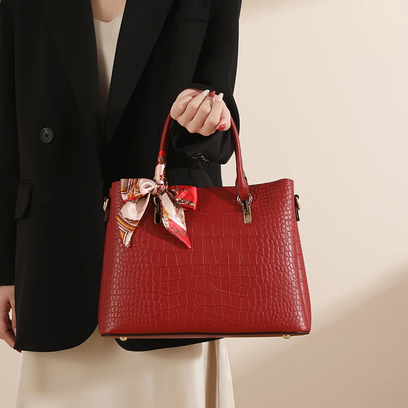 高级感头层牛皮红色中年妈妈包结婚包鳄鱼纹手提包通勤斜挎包礼物