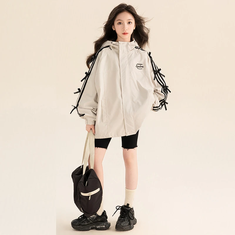 女童早秋外套2024新款洋气儿童秋装风衣春秋蝴蝶结款防风连帽潮