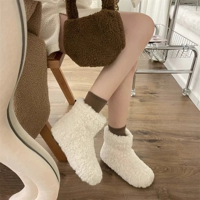 冬季女鞋加绒加厚保暖女年短筒雪地靴棉靴防滑平底短筒毛毛靴冬天
