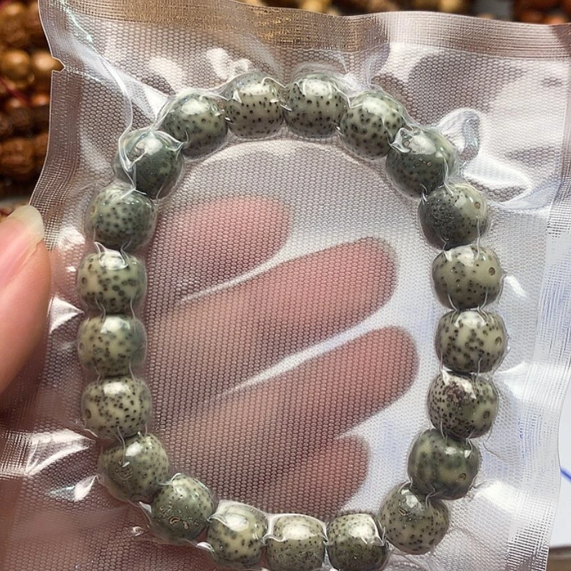 星月菩提单圈11mm左右海南星月菩提手串原生态