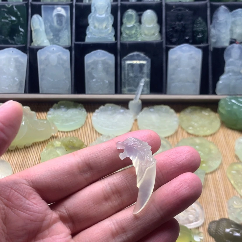 【闪购商品】蛇纹石玉颈饰合金初****。