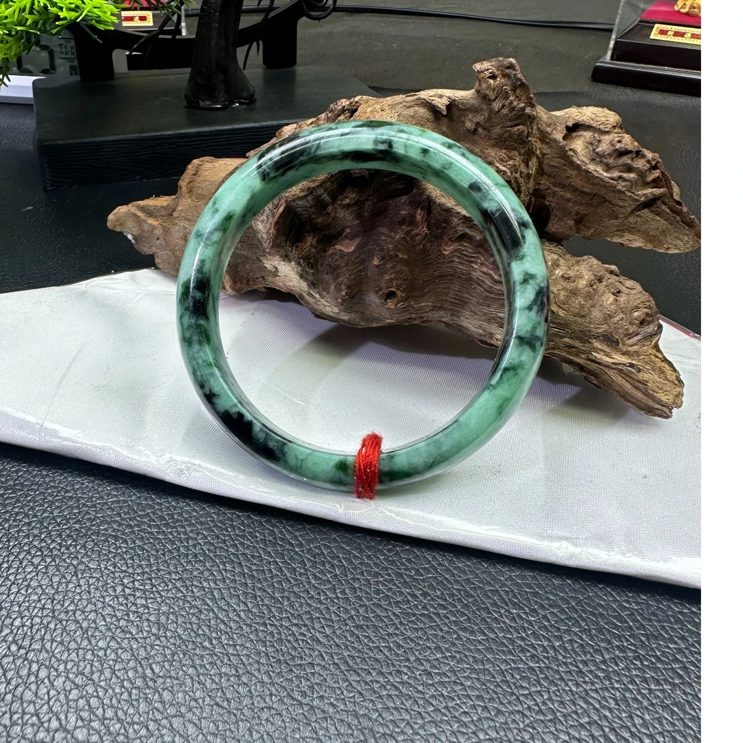 天然缅甸翡翠A货手镯8.4