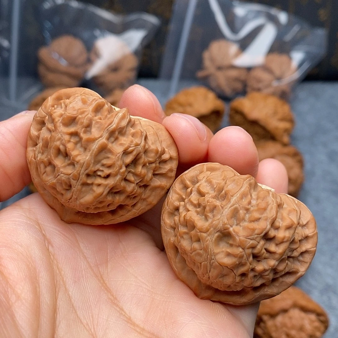 文玩核桃把件桃心40全品