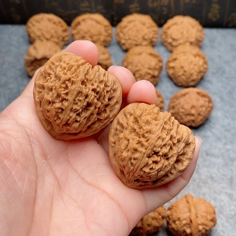 【闪购商品】文玩核桃把件凹*曼三角疆41