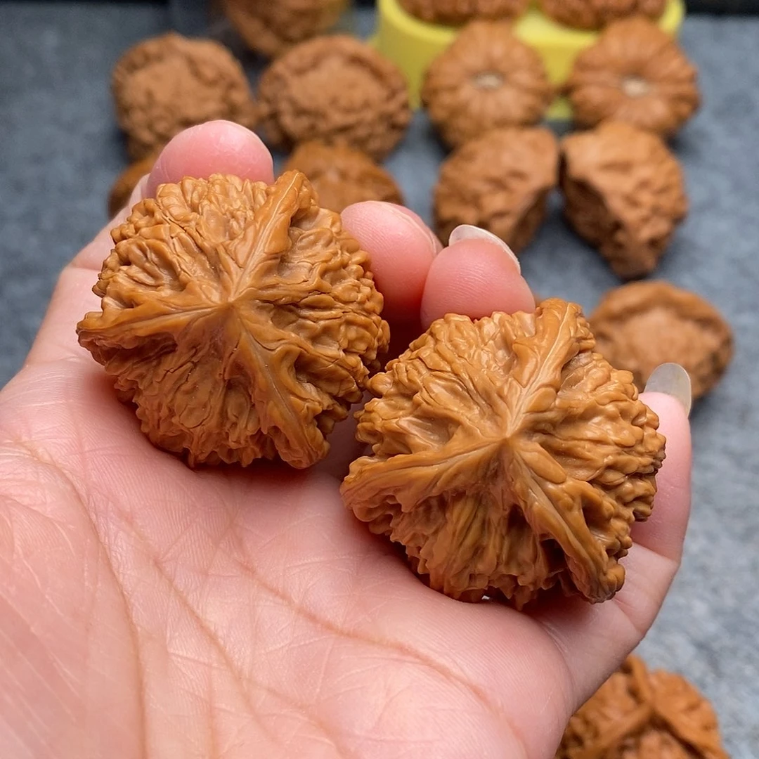 文玩核桃把件精品御龙粗筋三棱40全品