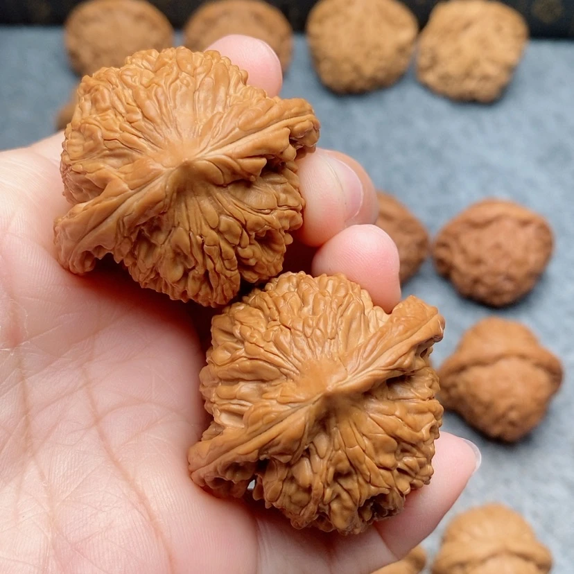 【闪购商品】文玩核桃把件雍粗筋虎45全