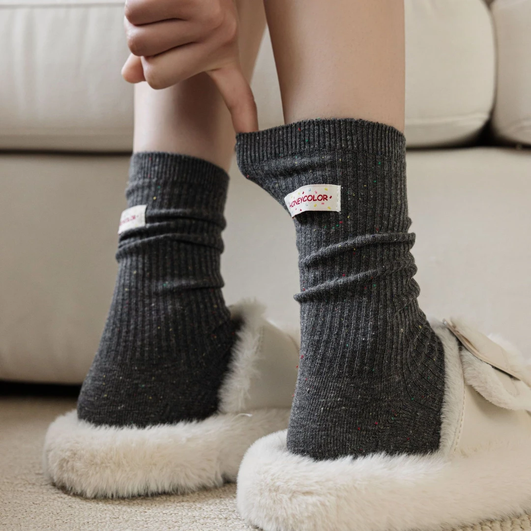 中筒袜子女秋冬季双针竖条点子纱个性后跟布标ins潮韩系字母堆堆