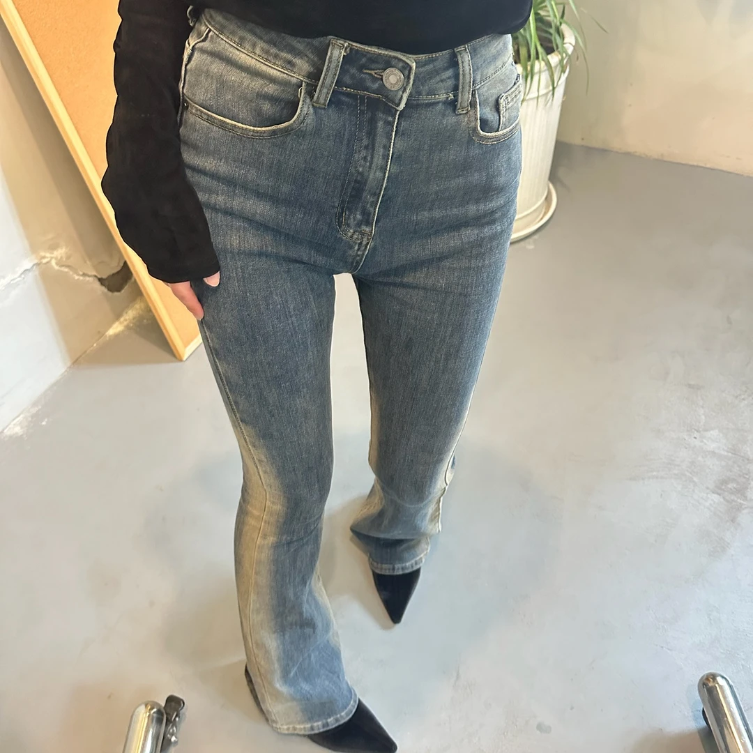 XMM美式复古渐变色高腰显瘦微喇牛仔裤