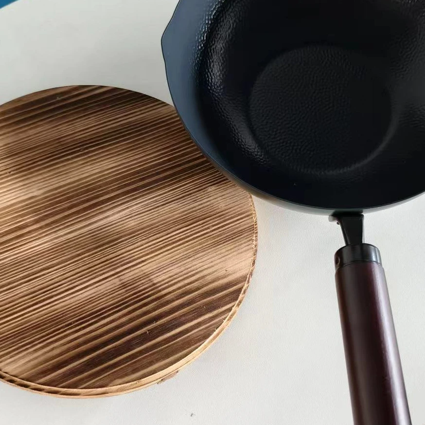 A500小号极铁木盖木条纹木把手炒锅