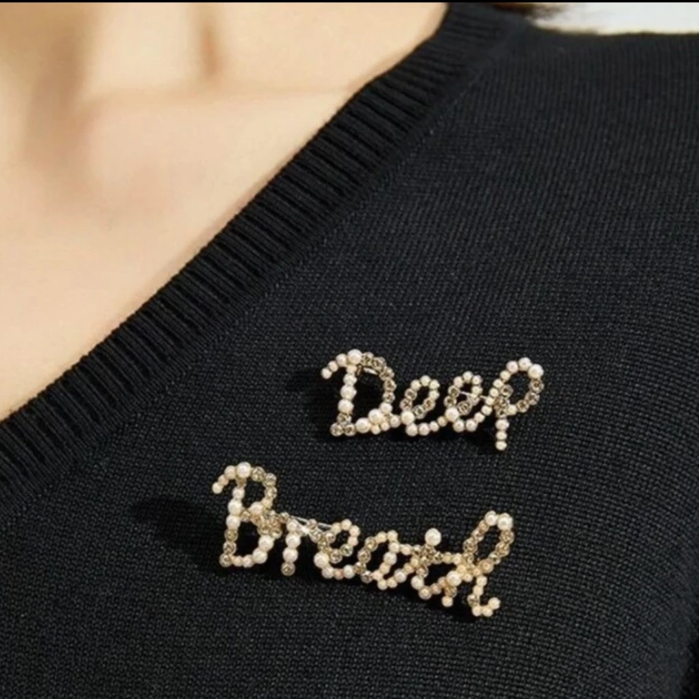 【商场同款】2025新款胸针气质百搭针织衫轻奢胸针