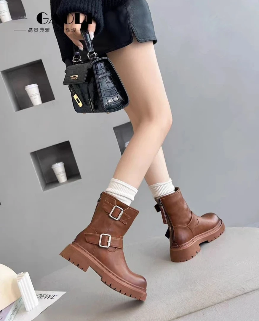 2010新款时尚百搭英伦风厚底短靴