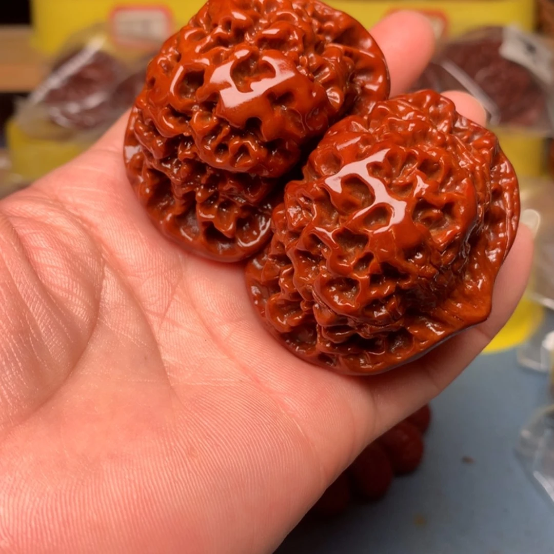 【闪购商品】文玩核桃把件释***湖