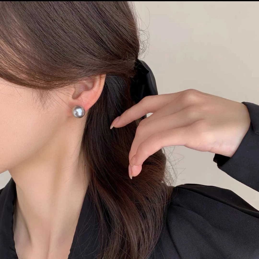 925银耳饰 多麻银灰色强光正圆素珠耳钉女轻奢高级感耳环耳饰