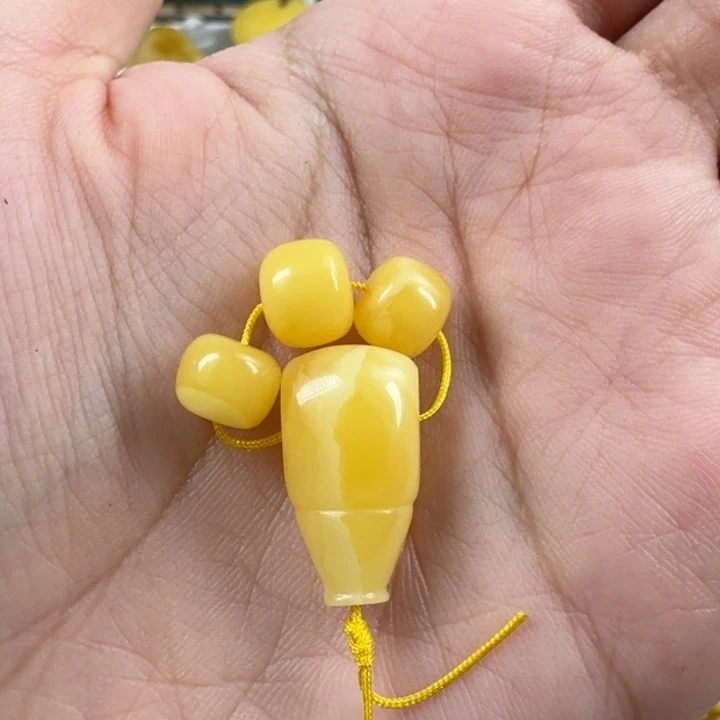蜜蜡珠宝奇石未镶嵌