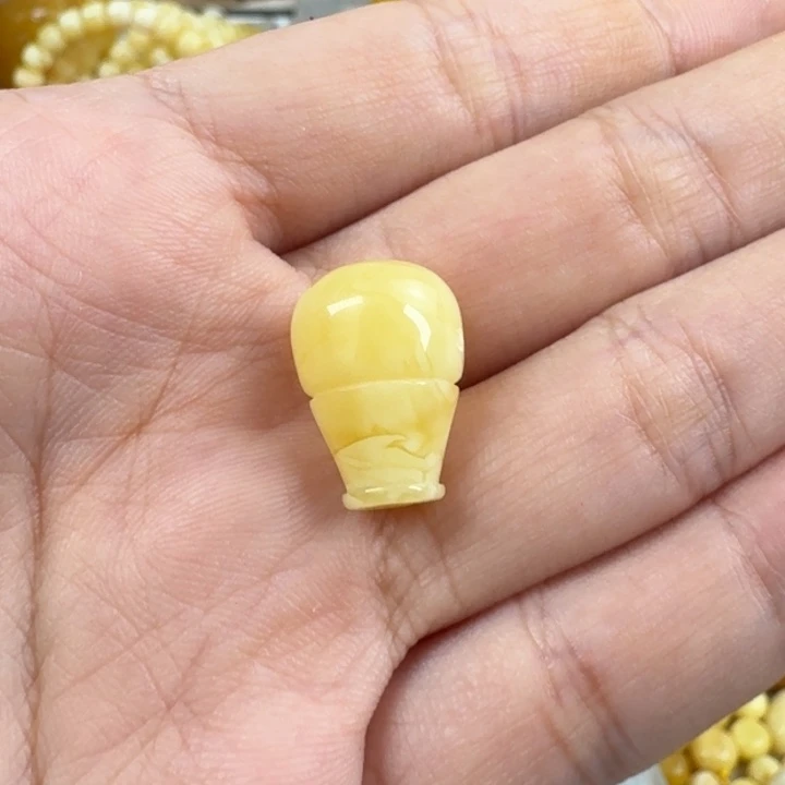 蜜蜡珠宝奇石未镶嵌?****略