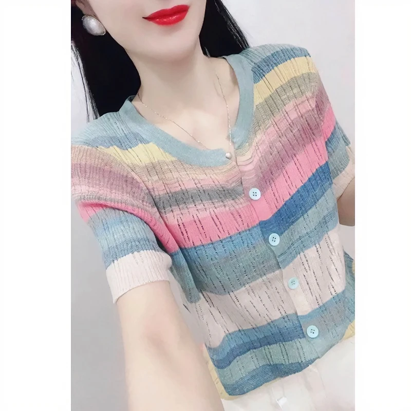 胖MM夏季薄款设计感小众镂空圆领彩虹拼接色条纹短袖针织衫T恤