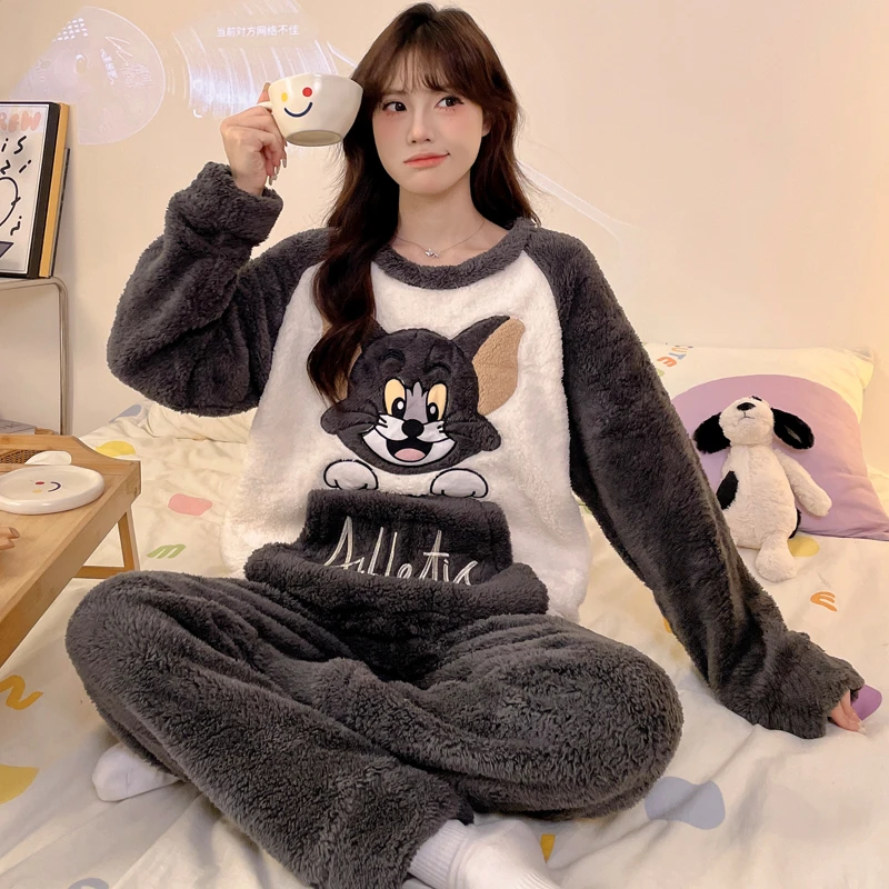 女士睡衣秋冬款珊瑚绒可爱大码保暖法兰绒加绒加厚卡通居家服套装