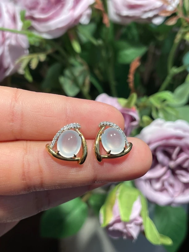 天然缅甸A货翡翠白冰蛋面耳钉