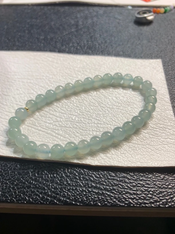 雨声翡翠圆珠手串之冰蓝高冰种