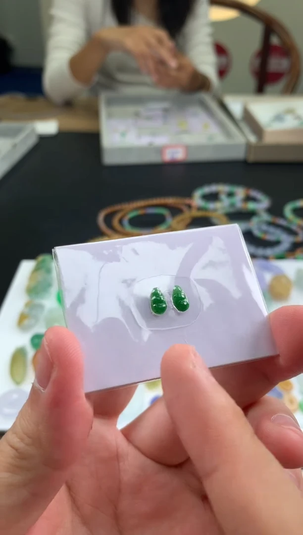 【闪购商品】定制翡翠未镶嵌翡翠