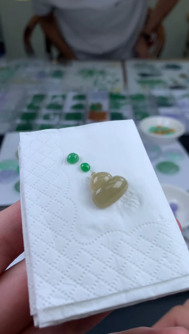 【闪购商品】定制翡翠未镶嵌翡翠