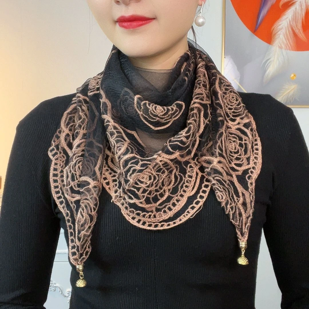 新款时尚绣花塑形方形磁扣靓丽丝巾百搭春秋夏季女士百变大方金丝