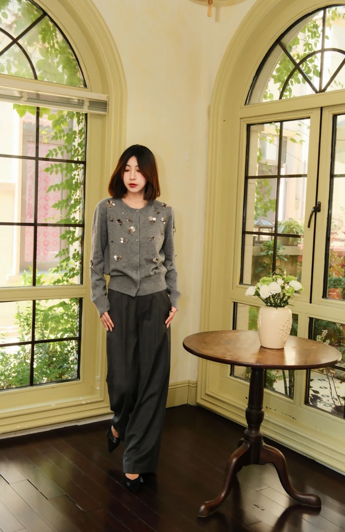 Tender Jinger【专柜】重工手工钉珠绵羊毛混纺针织开衫T43SCC77896