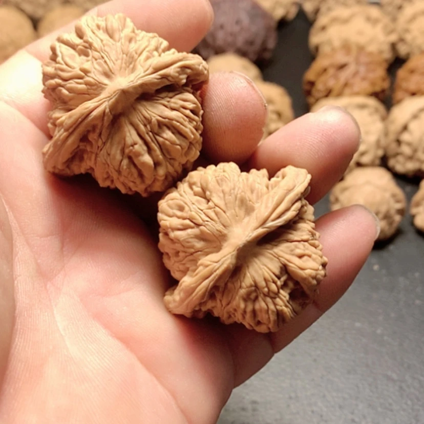【闪购商品】文玩核桃吊坠龙**神
