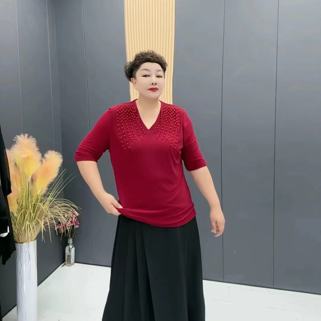 2629大码时尚重工V领钉珠纯色半袖上衣