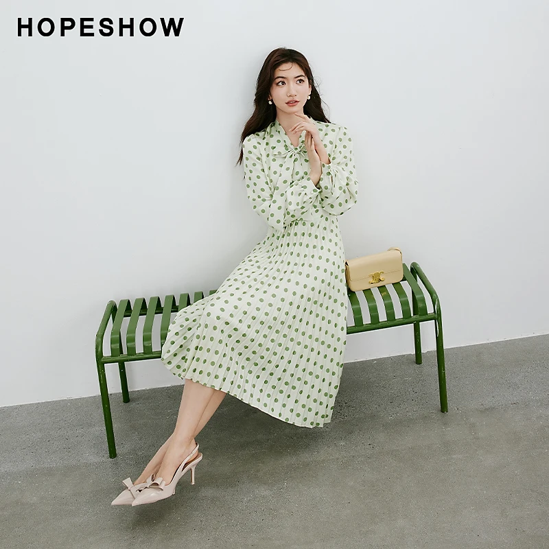 红袖春季2024新款女装 波点泡泡袖飘带领套头连衣裙90124021603