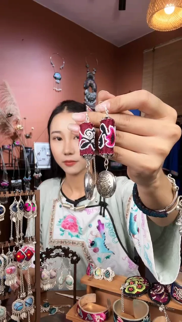 【闪购商品】刺绣纯手工耳环民族风