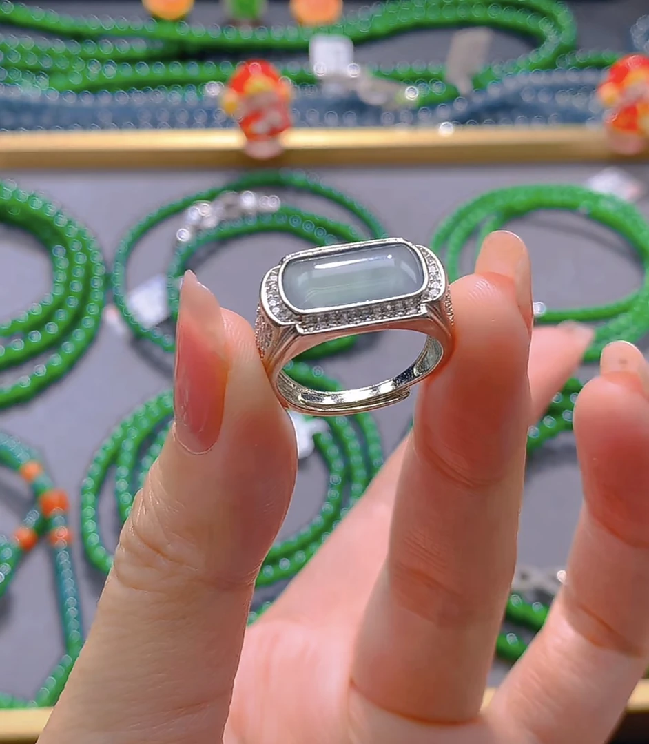 天然A货翡翠马鞍戒指