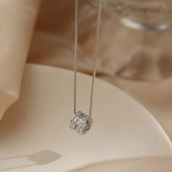 坠链均925银 s925纯银小蛮腰项链几何镂空圆形锆石吊坠锁骨链银饰