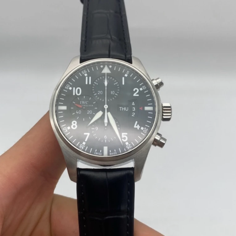 95新 IWC/万国 万国飞行员系列 表径:43mm 公价:47700