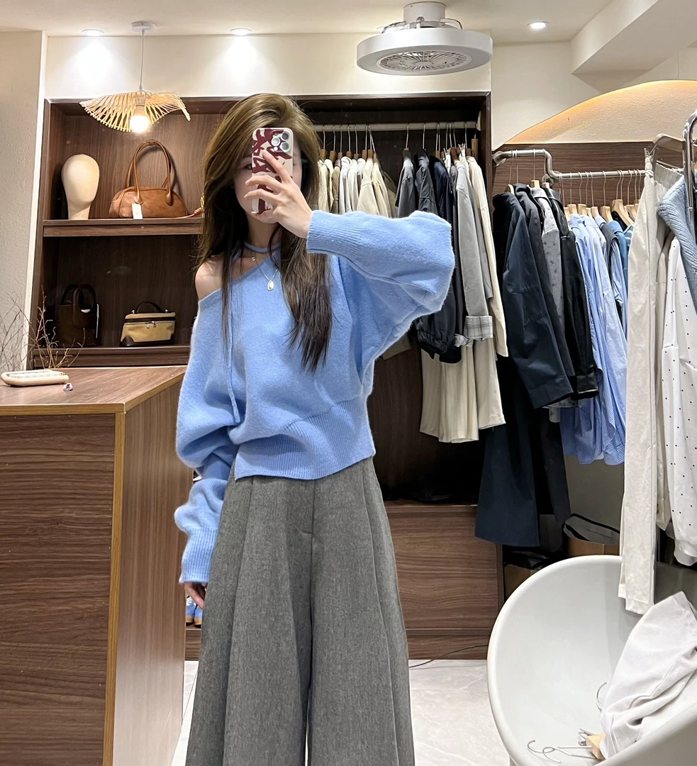 时尚减龄蓝色斜肩毛衣针织衫女装秋冬季新款宽松显瘦打底长袖上衣