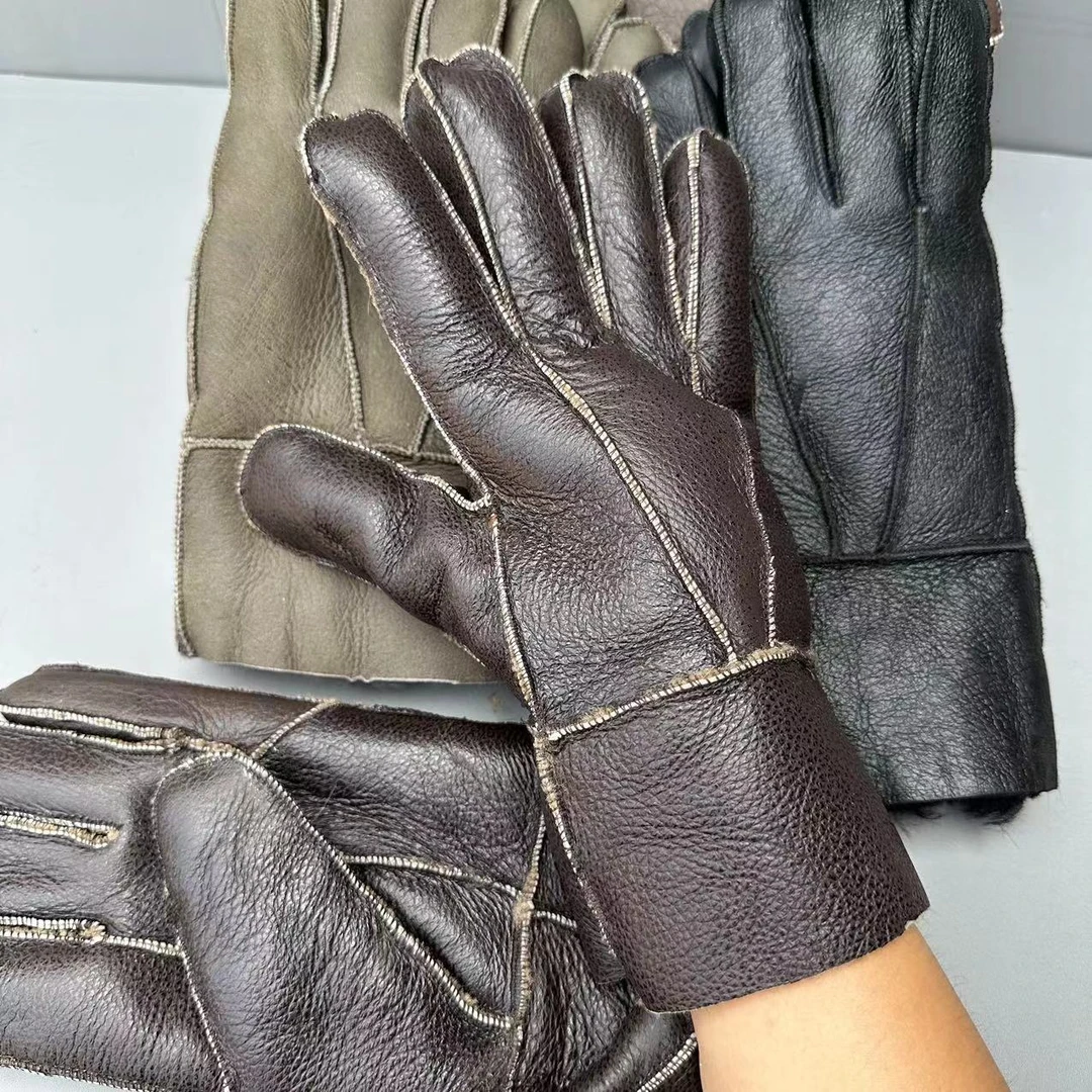 羊毛皮毛一体手套户外耐磨保暖手套黑色冬季加厚五指手套颜色随机