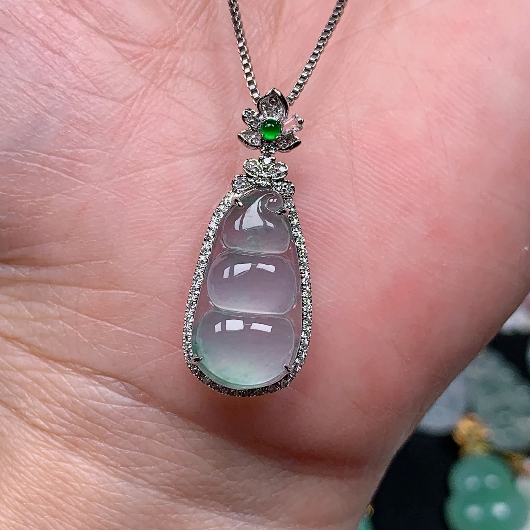 缅甸天然翡翠A货 冰润飘花福豆179/1204(尺寸17.6x9.6x4.2)