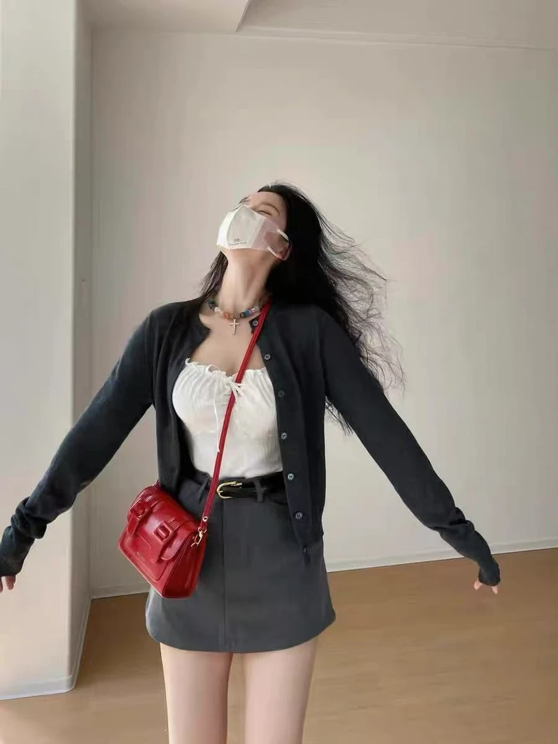 网红剑桥包油蜡皮樱桃红黑白色新款斜挎小方包时尚百搭小众设计