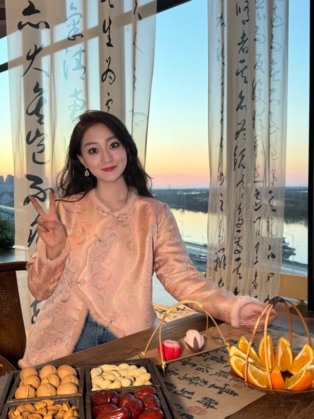 日月星辰粉色款织金加棉外套