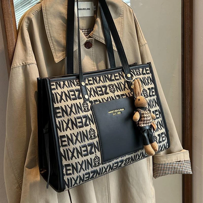 【工厂直销】带挂件流行包包女大容量新款时尚单肩包托特包6528