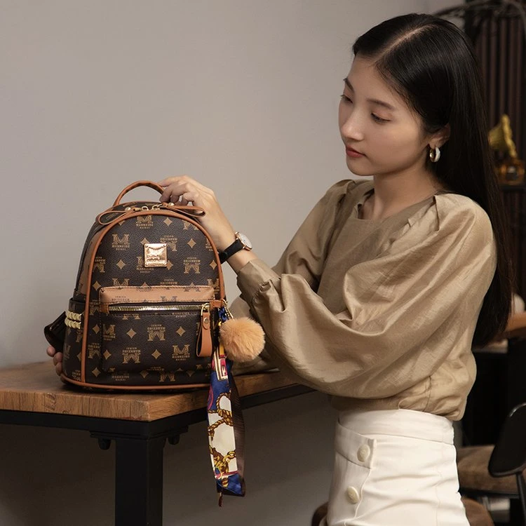 【赠挂件赠丝巾】新款双肩包女时尚潮流百搭休闲背包723