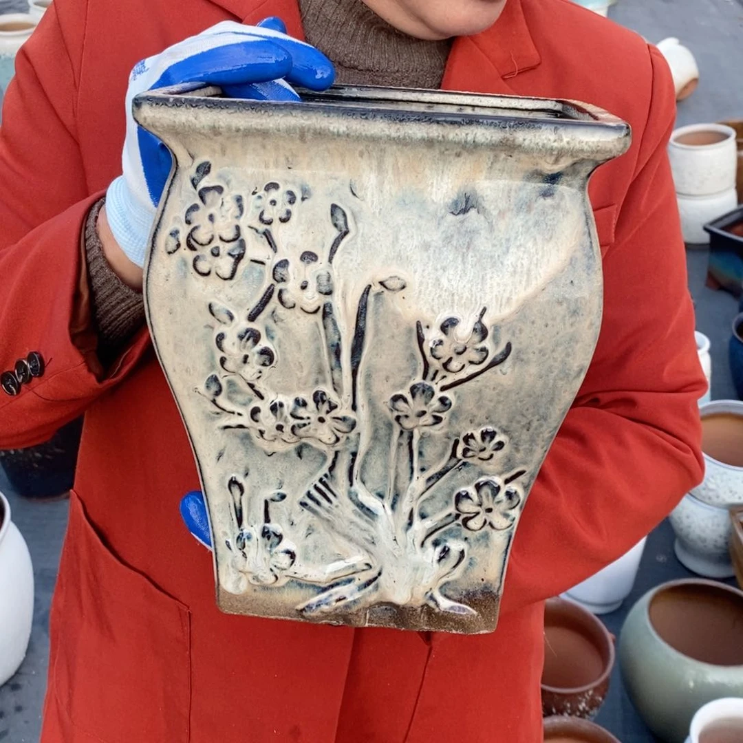 红陶口20高23～～～