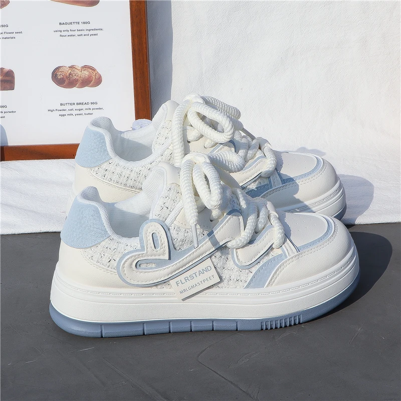 多巴胺小众面包鞋女2026春季新款板鞋小香风休闲百搭厚底小白鞋女