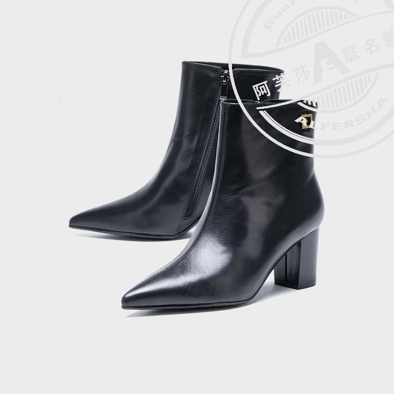 阿芙莎广系联名款159122新款英伦风百搭气质尖头粗跟短靴D