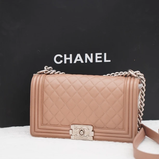 99新 Chanel/香奈儿 leboy中号珠光粉斜挎包【嘻哈专属】/D2254/